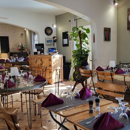 Auberge De La Table Ronde วินอง-ซัวร์-แวร์ดอง ภายนอก รูปภาพ