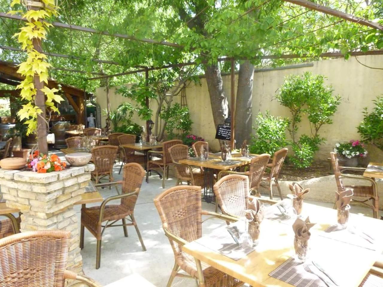 Auberge De La Table Ronde วินอง-ซัวร์-แวร์ดอง ภายนอก รูปภาพ