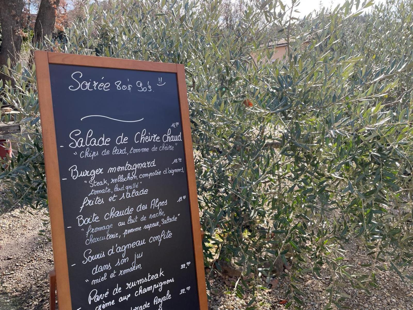 Auberge De La Table Ronde วินอง-ซัวร์-แวร์ดอง ภายนอก รูปภาพ